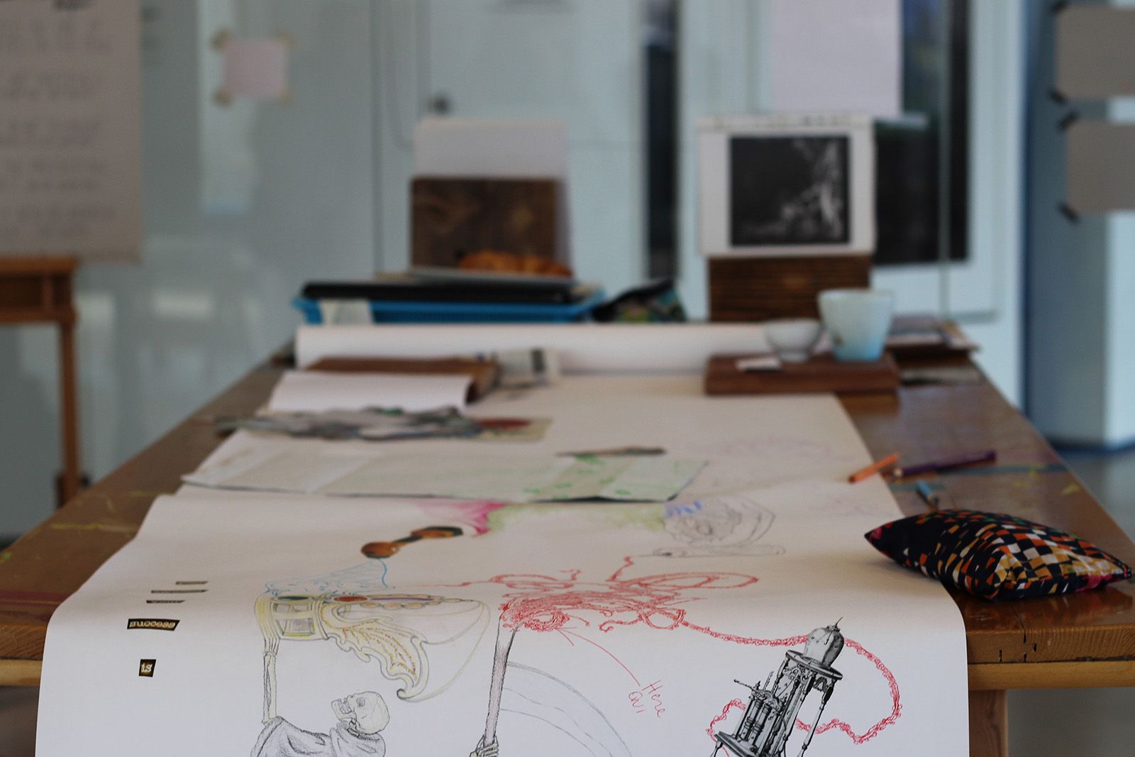 BILLEDSERIE: På besøg hos Flux Factory i ARoS Atelier</br>Fluxer Maya Quattropani's collage. </br>Foto: Teodora Biberovic 