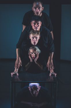 Uppercut Danseteaters Panic Day er en følelsesmæssig kastetur</br>Forestillingen handler om præstationsangst</br>Foto: PR-foto / Uppercut Danseteater - Bahadir Badi Berber 