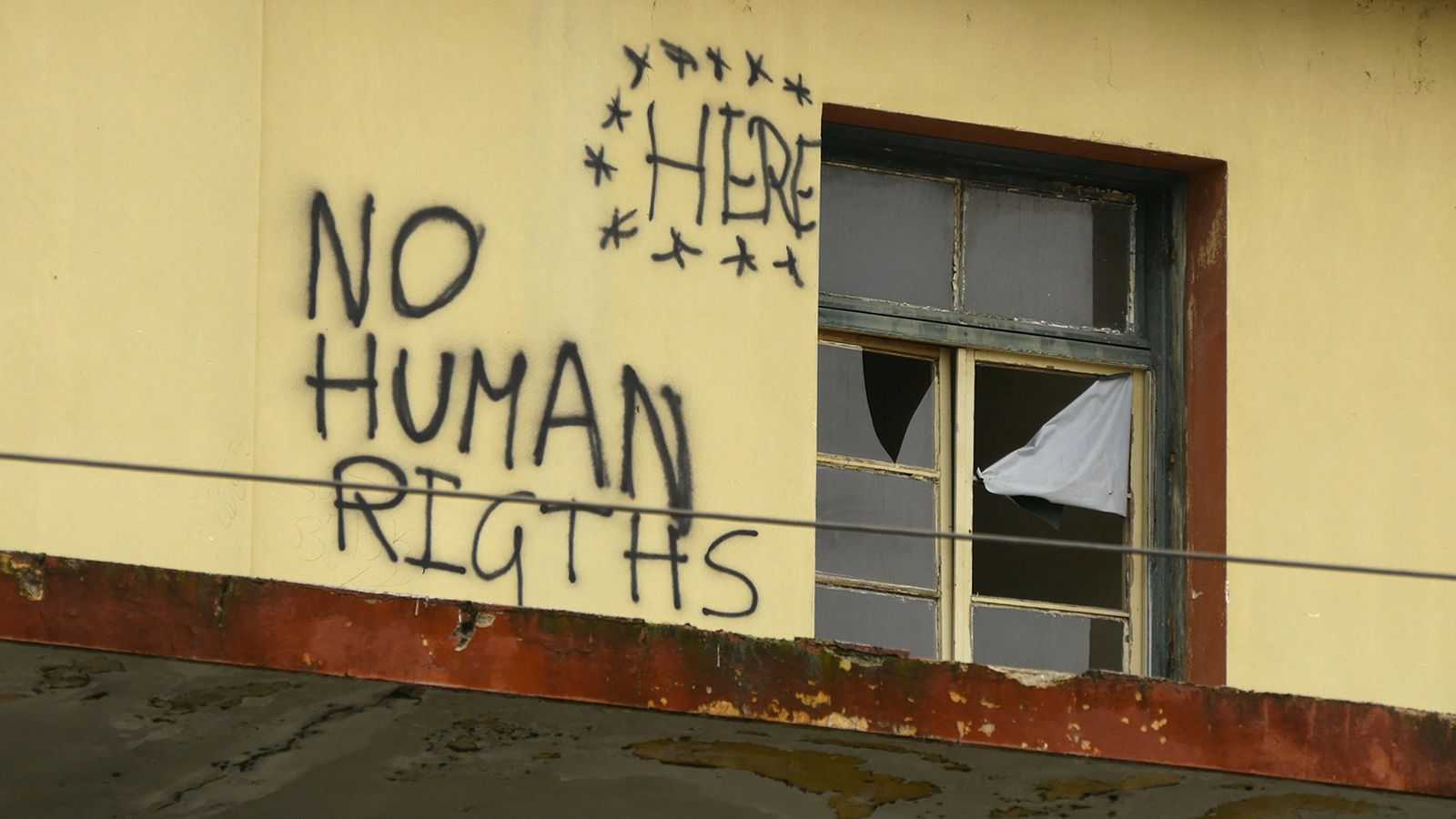 Angela Melitopoulos videoværk Crossings for første gang i Skandinavien på Charlottenborg</br>Temaerne i Angela Melitopoulos’ værker er blandt andet imperialistisk vold, politik og hukommelse. </br>Foto: PR-foto / Kunsthal Charlottenborg
