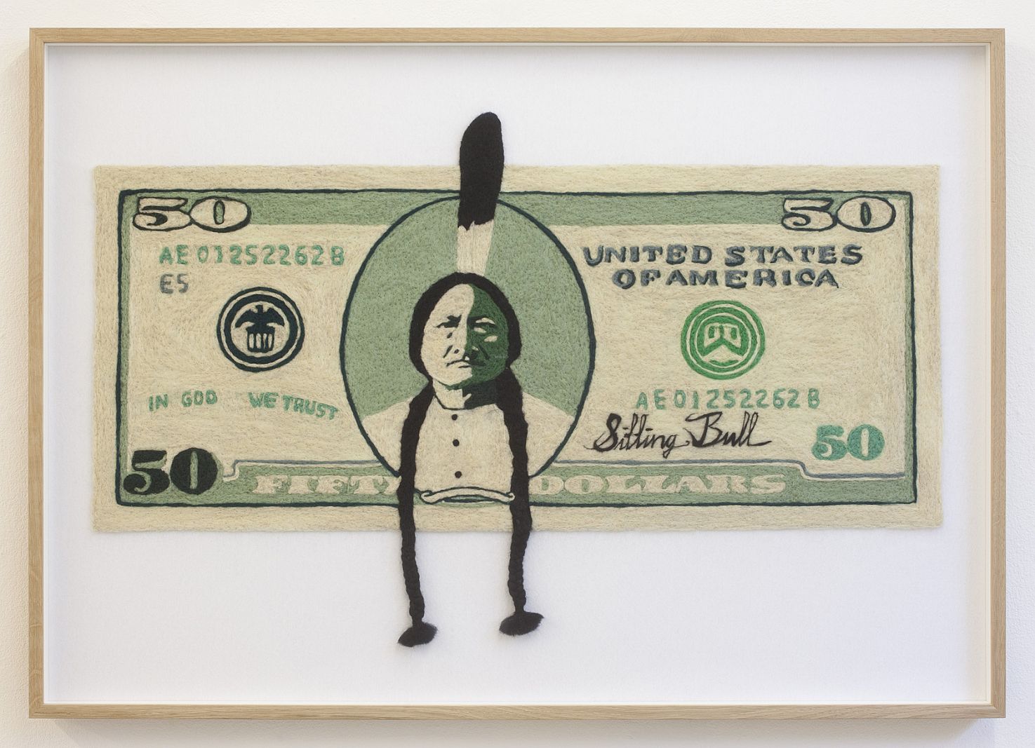 Andreas Schulenburg fanger nattens stilhed i billeder af filt</br>Andreas Schulenburg er kendt for sine spraglede, humoristiske værker, der ofte også indeholder en samfundskritisk kommentar eller to. </br>Foto: Andreas Schulenburg