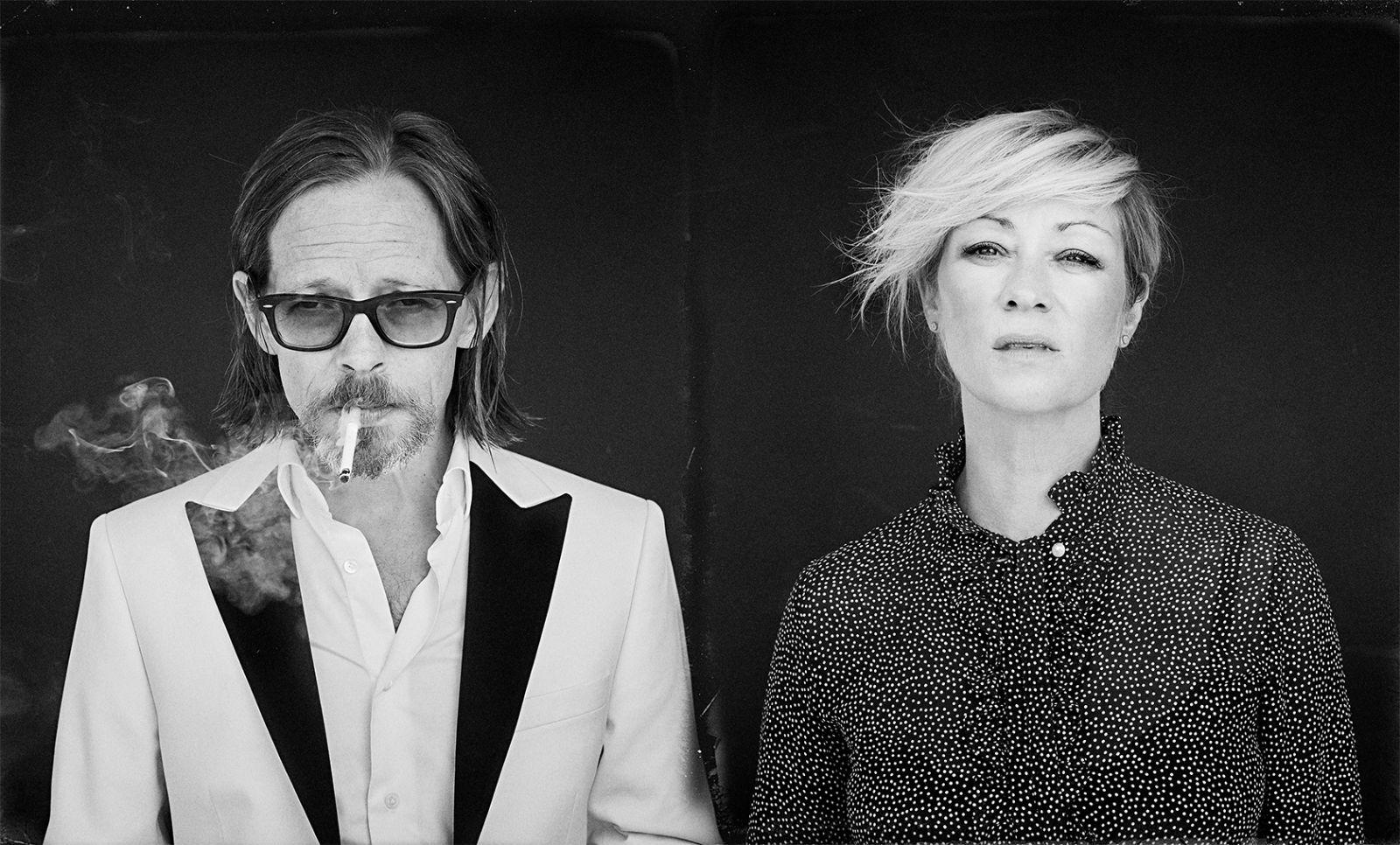 Dicte og Claus Hempler giver hinanden et skub på scenen</br>I 2017 udgav duoen deres første det fælles album “Uppers”.</br>Foto: PR-Foto
