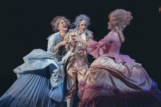 Hele Det Kgl. Teater er i spil i Amadeus - det er et rent slaraffenland af musik og scenekunst</br></br>Foto: Foto: PR-foto / Det Kgl. Teater - Camilla Winther
