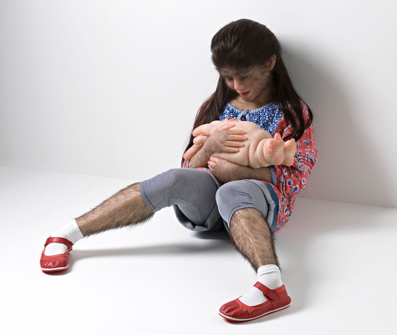 Dyr, mennesker og maskiner smelter sammen i  Patricia Piccininis kærlige univers</br>Patricia Piccinini, The Comforter</br>Foto: PR-foto/ Arken - Courtesy Patricia Piccinini