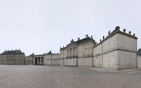 Jesper Rasmussen skildrer mennesket gennem rum, scenografier og landskaber</br>Jesper Rasmussen, Amalienborg, 2016<br /></br>Foto: Jesper Rasmussen