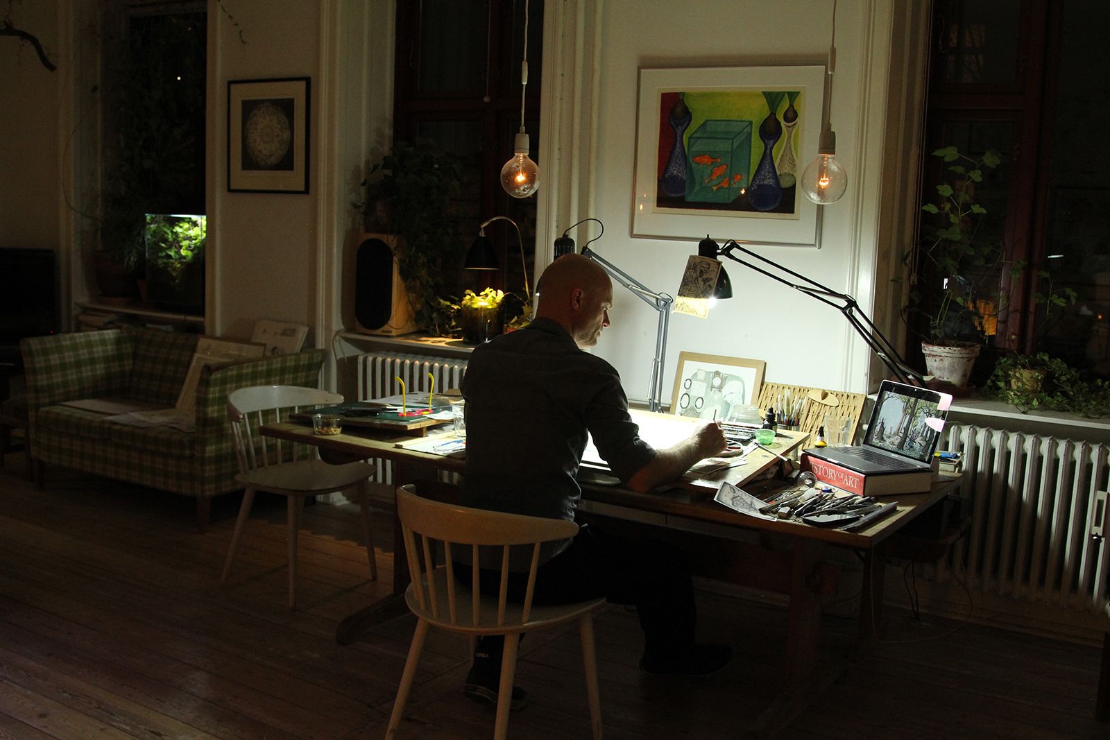 BILLEDSERIE: I værkstedet hos Otto Dickmeiss</br>Otto Dickmeiss arbejder</br>Foto: David Granskog / www.davidgranskog.com