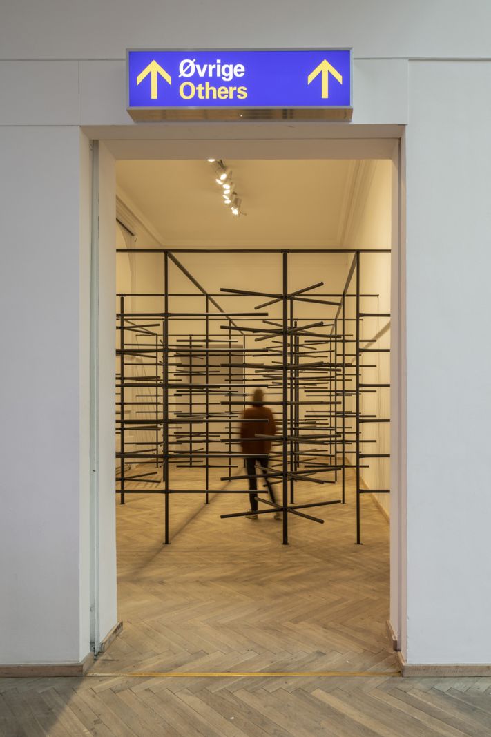Brexit spøger på Kunsthal Charlottenborgs nye udstilling</br>Daniil Galkin, Tourniquet, 2013, Installationsview, Europa Endlos, Kunsthal Charlottenborg, 2019.</br>Foto: Anders Sune Berg