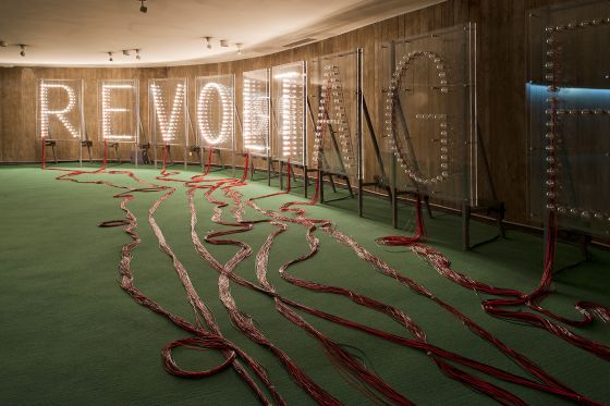 Katastrofe eller en drømmefremtid - det er spørgsmålet på Aros</br>Revoltage af Raqs Media Collective. </br>Foto: Courtesy the artists and Frith Street Gallery, London Photos by: Martin Arygolo