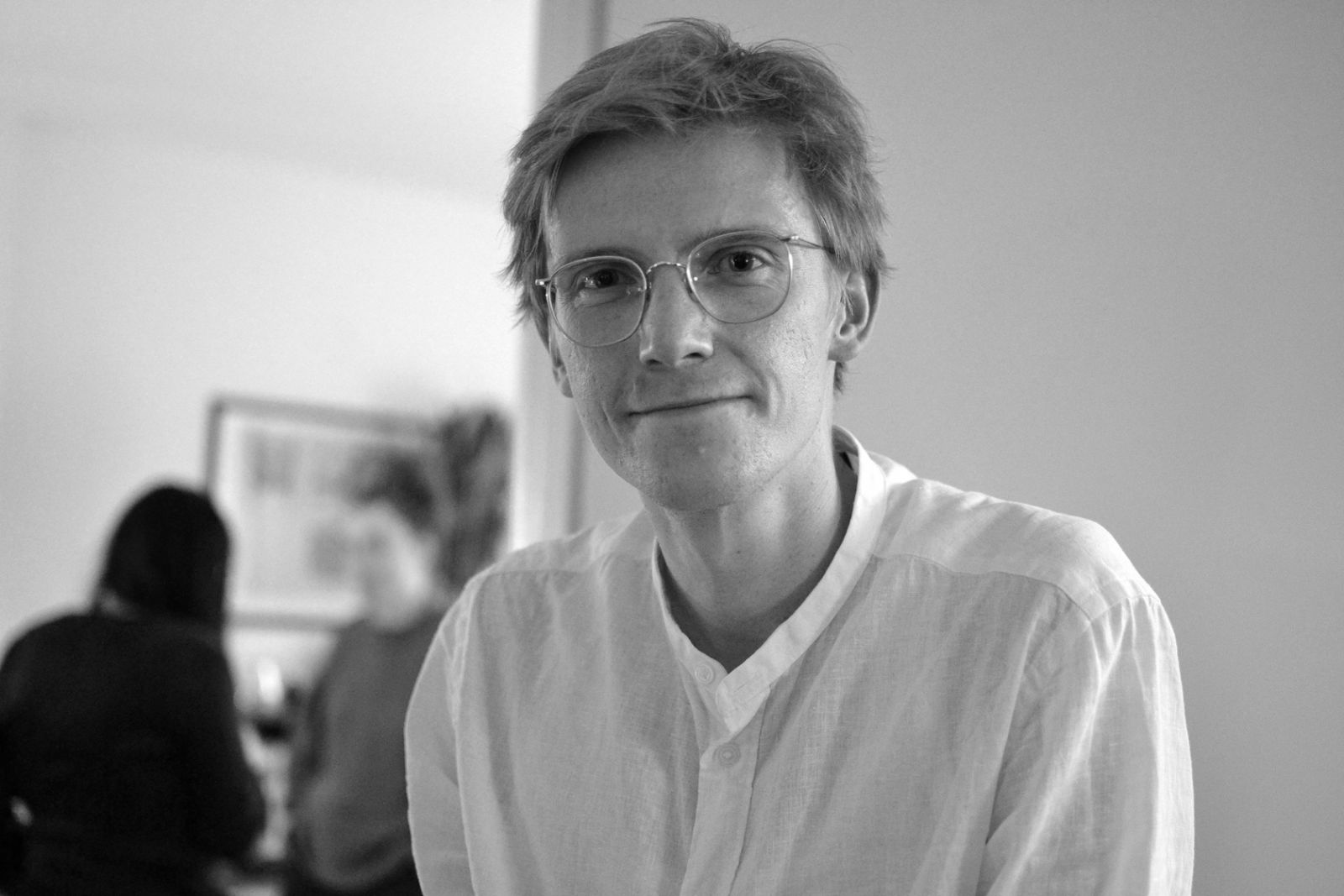 Store stemmer i en lille stue</br>Daniel Boysen er forfatter, litteraturformidler på DOKK1 og aftenens vært.</br>Foto: PR-foto: Stemmer i Stuen