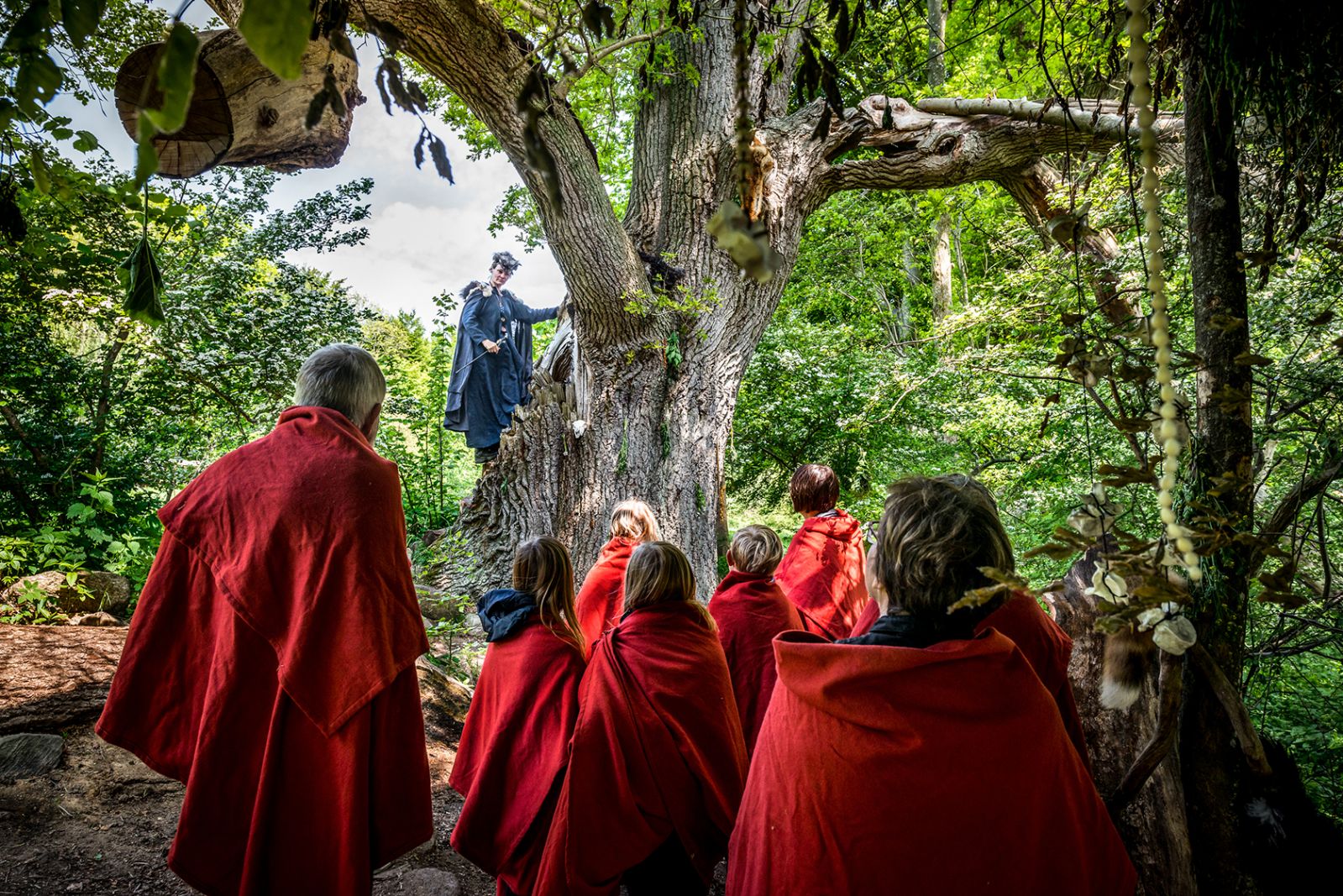 Spådommen om Høje Stene tager dig 1400 år tilbage i tiden</br>Wunderland laver forestillinger, hvor du oplever med alle sanser. </br>Foto: Foto:  Iga  Kuriata; Foto/medie afdelingen Moesgaard.