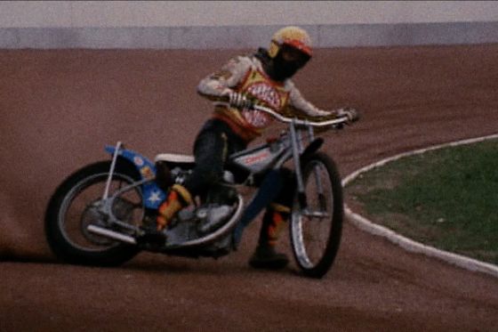 Venskab og fjendskab på speedway-banen</br></br>Foto: PR-foto / Camera film