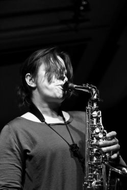 Maria Faust går sine egne veje</br>Maria Faust vidste fra en tidlig alder, at musiker det var bare noget, hun var.</br>Foto: Helen Västrik