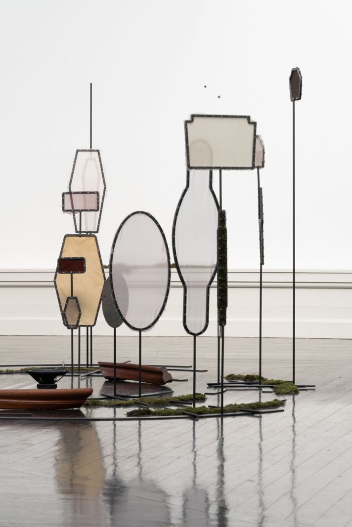 Kosmisk eksistens på Den Frie Udstillingsbygning</br>Mille Kalsmose - Cosmic Family. I værket sætter Kalsmose familien ind i en større kosmisk sammenhæng. På lydsiden afspilles NASA-optagelser fra områder omkring Saturn. </br>Foto: PR-Foto / Den Frie Udstillingsbygning - David Stjernholm