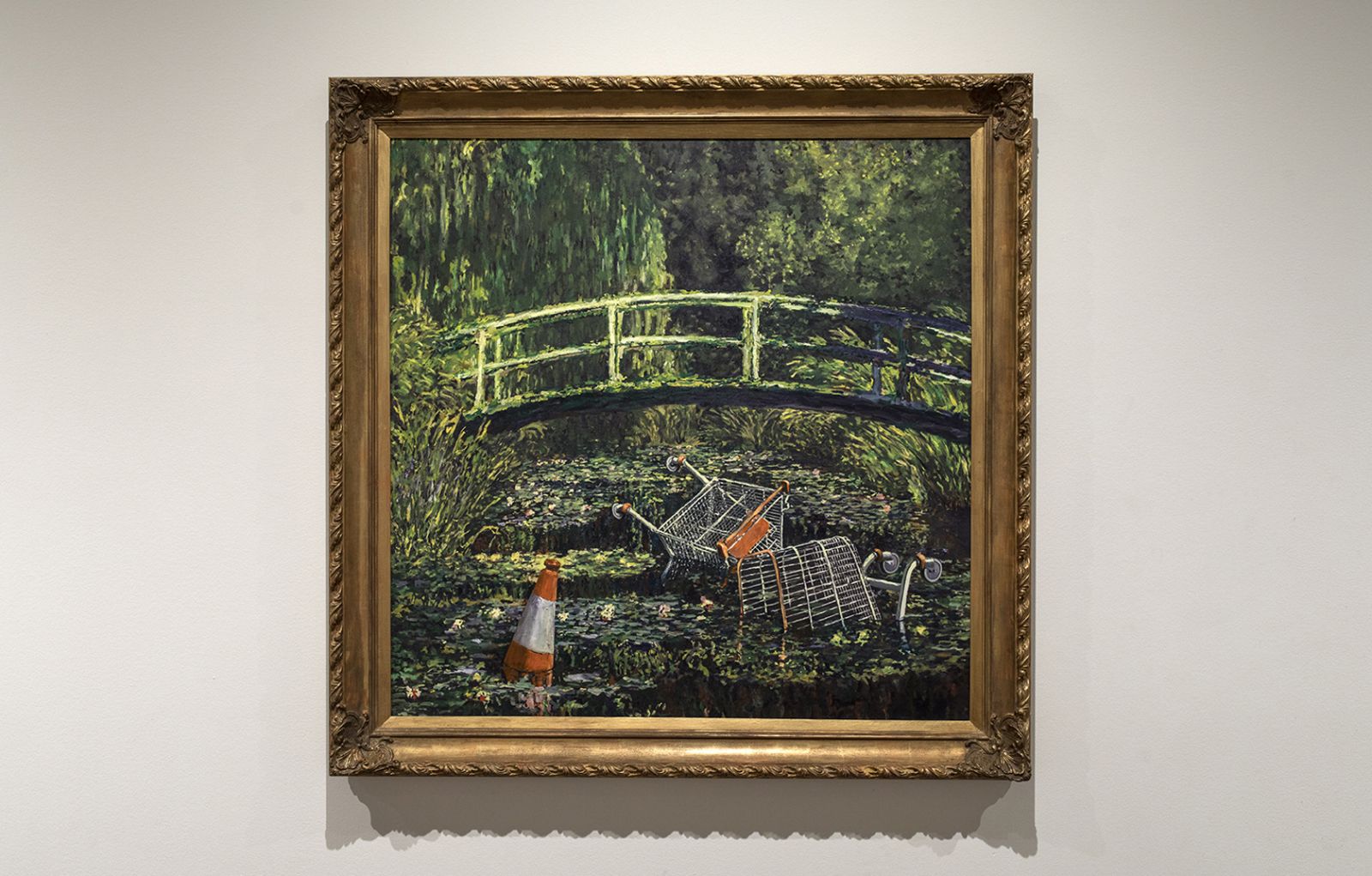 Kampklar kunst slår tilbage på Museum Jorn</br>Banksys Show me the Monet</br>Foto: PR-foto / Museum Jorn - Engedalfotografi.dk