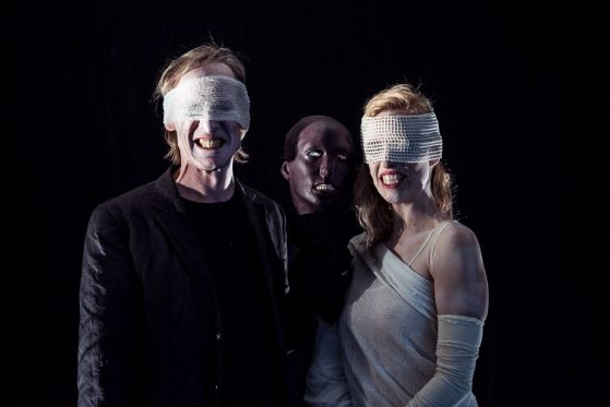 Dukker med store følelser for voksne</br>Fra forestillingen Støv i 2016</br>Foto: Søren Meisner