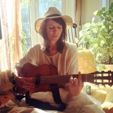 Kira Skovs første plade på dansk skulle have været en bog om tabet af hendes mand</br>PR-foto</br>Foto: PR-foto