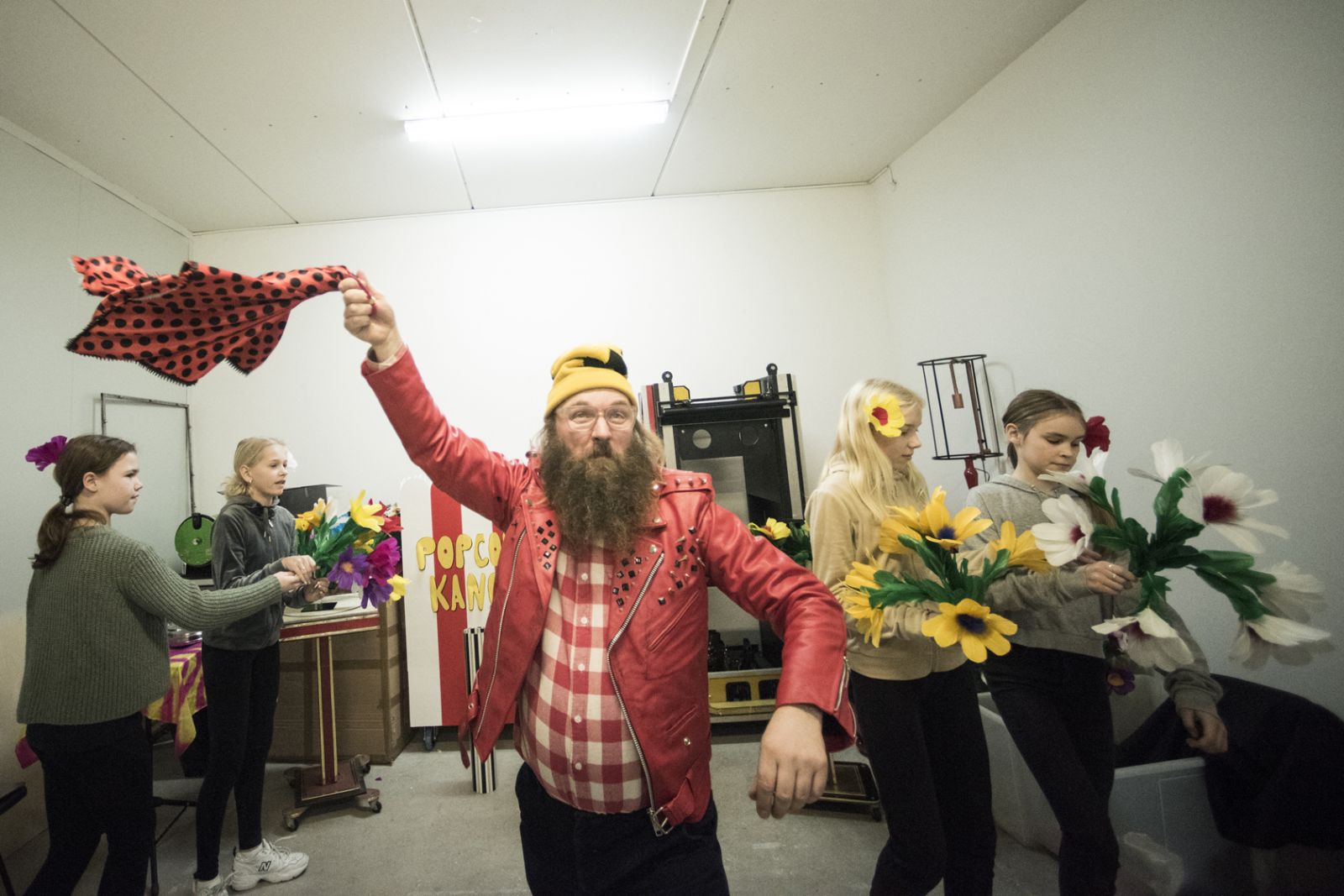 Onkel Reje øver på sit Mega Heavy Trylleshow</br>Onkel Reje og Brilles trylleshow kan opleves i det meste af landet henover foråret. </br>Foto: Hekke Arensbak Hansen