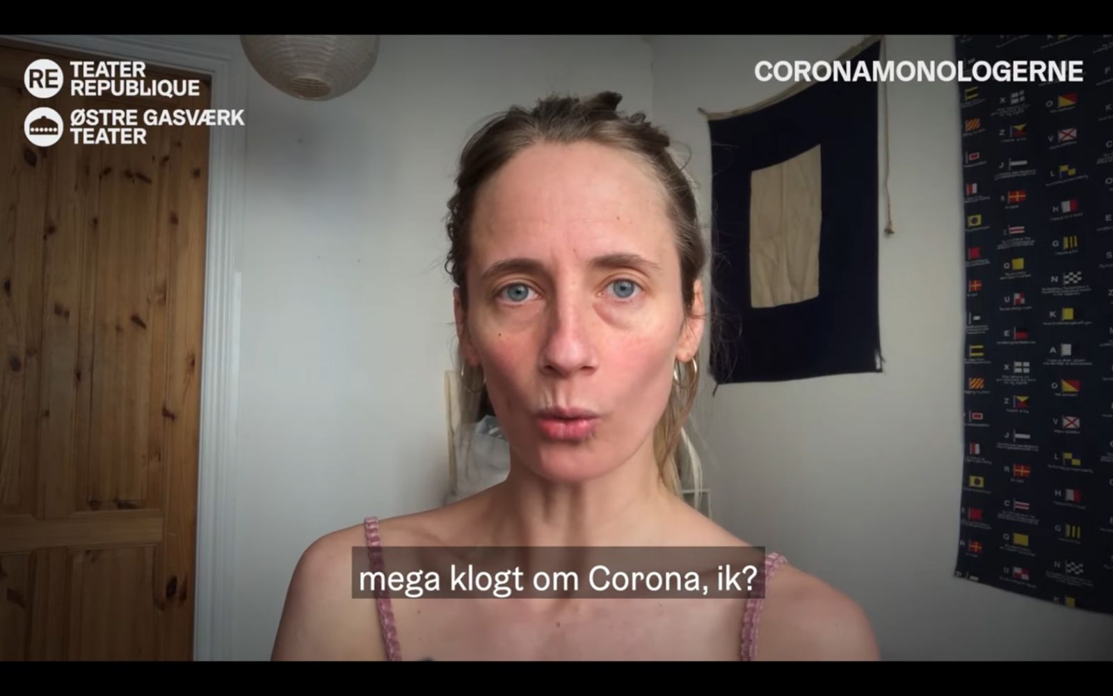 Nyt coronateater vil spejle samtiden og gøre den håndgribelig</br>Ida Cæcilie Rasmussen fremfører Christina Hagens tekst i Coronamonologerne.</br>Foto: Ida Cæcilie Rasmussen