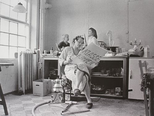 Mødre fra 500 års kunsthistorie får stemmer af vor tids forfattere</br></br>Foto: Kirsten Justesen, ‘Klassekampen’, 1976 (2009). Statens Museum for Kunst