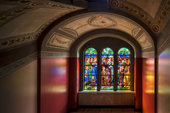 HuskMitNavn, Peter Callesen og Bureau Detours på Københavns Museum</br>Agnes Slott-Møllers glasmosaik fra 1902.</br>Foto: PR-foto: Københavns Museum 