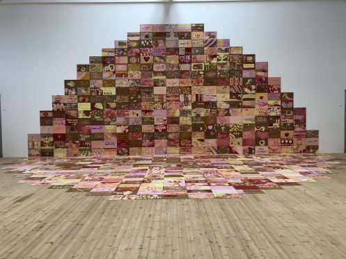 Gudrun Hasle broderer grumme historier om sit liv igen og igen</br>Gudrun Hasle, ‘Sol af drømme’ (2020)</br>Foto: Gudrun Hasle