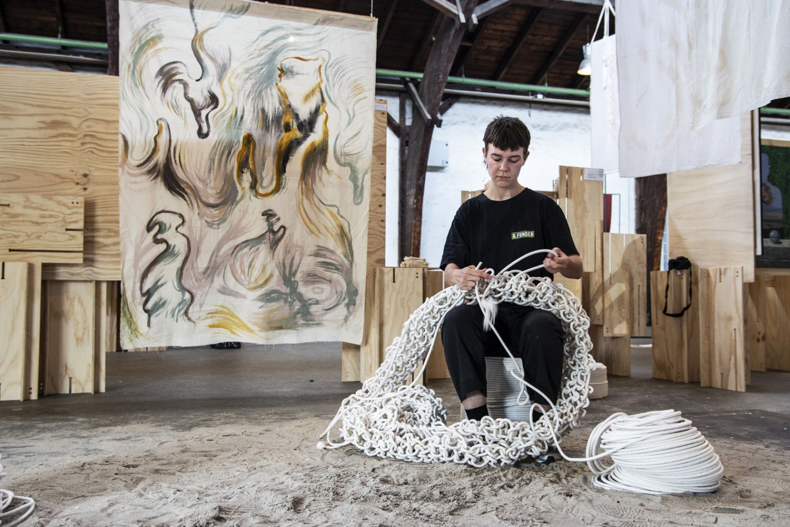 Billedserie: Kom med til Juxtapose Art Fair i Aarhus</br>Til kunstmessen var der fokus på affald og brug af jordens ressourcer.</br>Foto: PR-foto / Juxtapose Art Fair - Mariana Gil