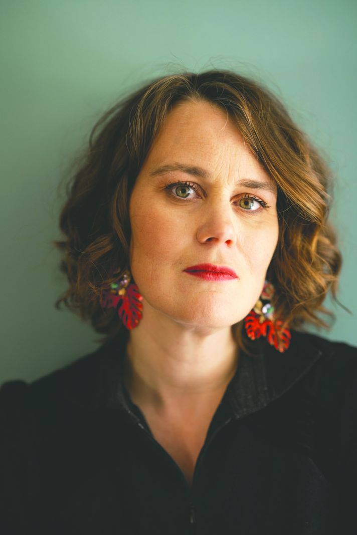 Johanne Mygind: “Man mister altid noget, når man prøver på at blive til sig selv”</br>Forfatter, journalist og debattør Johanne Mygind</br>Foto: PR-foto / Gads Forlag - Lærke Posselt