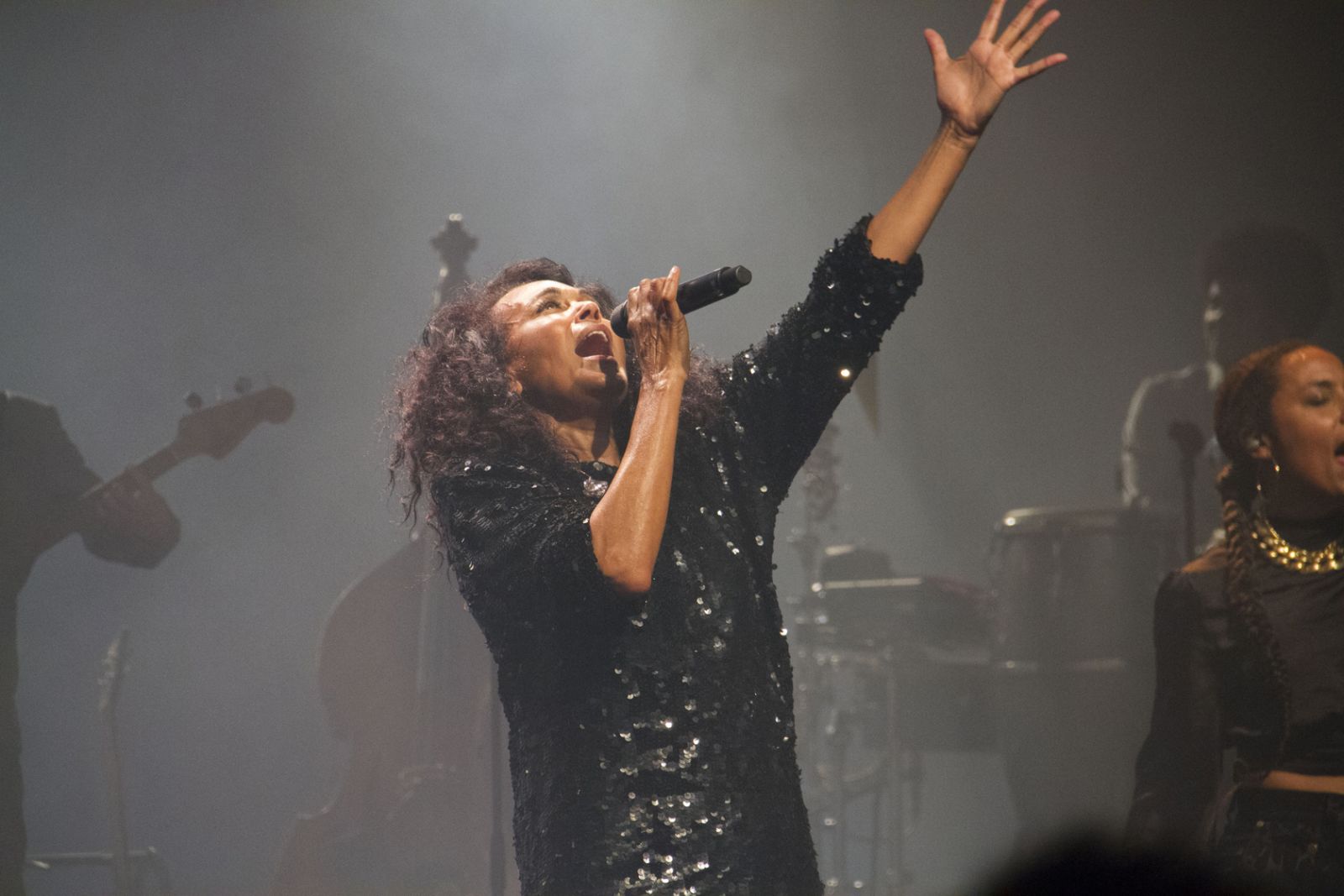 Caroline Henderson: ‘Vi må bruge vores stemmer'</br>Caroline Henderson til 'Black Voices' showet i Musikhuset Aarhus</br>Foto: PR-foto / Musikhuset Aarhus