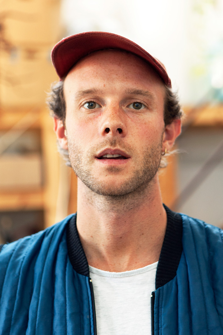 Rune Bosse er vendt hjem til træerne</br>Rune Bosse i sit værksted i Værløse, 2019.</br>Foto: Erika Svensson