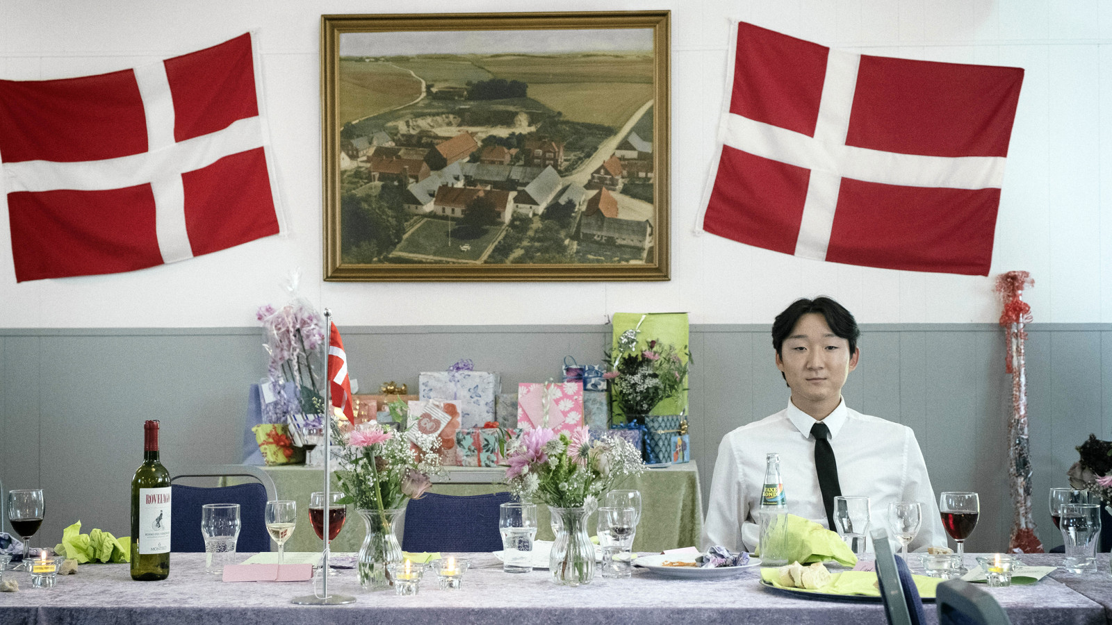 Malene Choi blev adopteret fra Sydkorea. Hendes nye film handler om svære dynamikker i en dansk adoptivfamilie</br>Ovenfor: Fra filmen Stille Liv. Carl spilles af Cornelius Won Riedel-Clausen.</br>Foto: Christian Geisnæs.