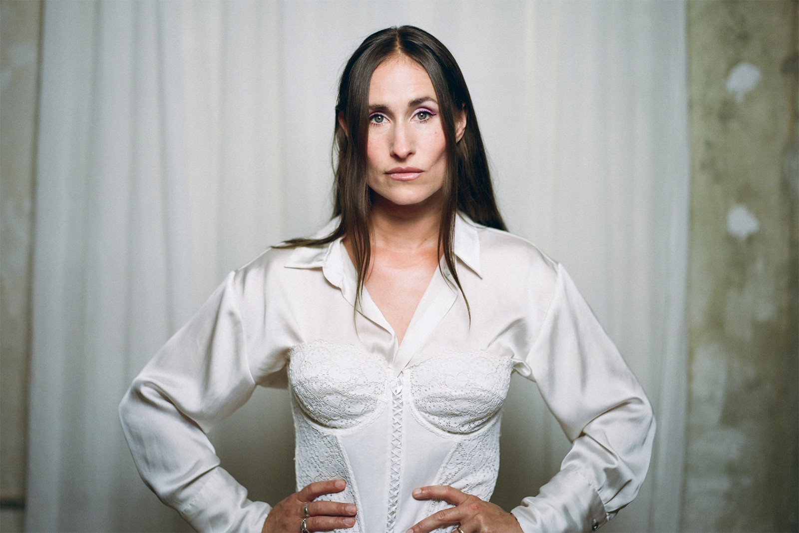 Rosalinde Mynster drages af det kunstige udseende og skriver debutroman om  længslen efter skønhed</br>Rosalinde Mynster.</br>Foto: Jasper Spanning.