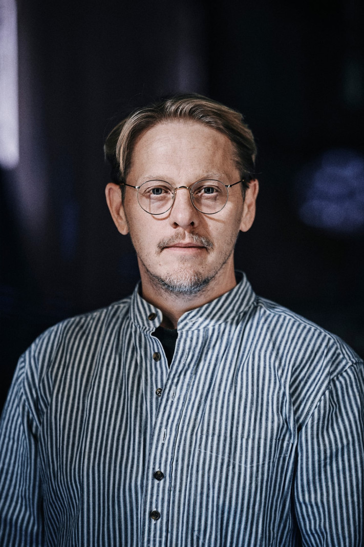 Thure Lindhardt blev ikke skuespiller for at blive set, men for at se andre</br>Thure Lindhardt.</br>Foto: Ard Jongsma / BaggårdsTeatret.