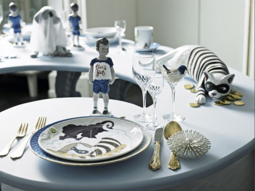 Portræt af Shane Brox: Når det barnlige trøster den voksne</br>Shane Brox har designet en serie for Royal Copenhagen, hvor han klædte deres kendte figurer ud.</br>Foto: PR-foto