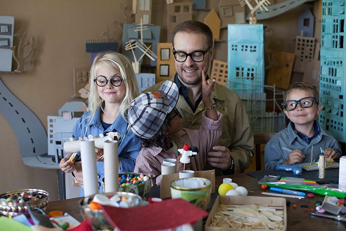 Portræt af Shane Brox: Når det barnlige trøster den voksne</br>Shane Brox: Børn har en legende, eksperimenterende tilgang til kreativitet, som vi voksne kan lære meget af i stedet for at være fikseret på resultatet.</br>Foto: PR-foto