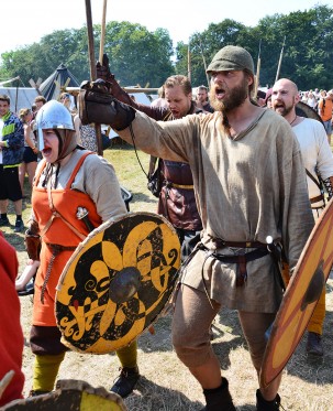 Levende vikinger</br>Vikingkrigere på vej i kamp.</br>Foto: Jørn Therkildsen