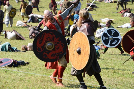Levende vikinger</br>Vikingkrigere i kamp</br>Foto: Jørn Therkildsen