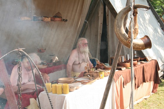 Levende vikinger</br>Her sælges honning.</br>Foto: Fine Spind