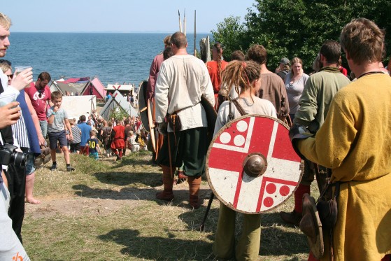Levende vikinger</br>Efter kamp vandrede vikingerne til havet for at bade.</br>Foto: Fine Spind