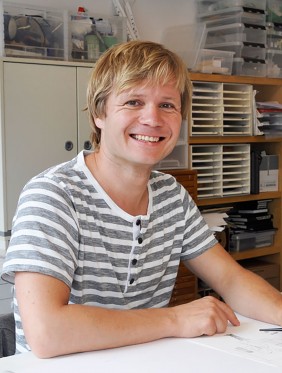 I en episk fortælling om heltemod, skal prinsen stadig på wc</br>Øyvind Torseter er norsk illustrator, billedkunstner, tegneserieskaber og forfatter. Han har vundet flere store priser for sine bøger.</br>Foto: PR-foto / Høst & Søn