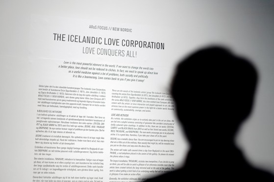 Spå, tramp og føl til kærligheden overvinder alt</br>Fra udstillingen Love Conquers All! af Icelandic Love Corporation på AROS</br>Foto: Frederik Alsing Carlsen