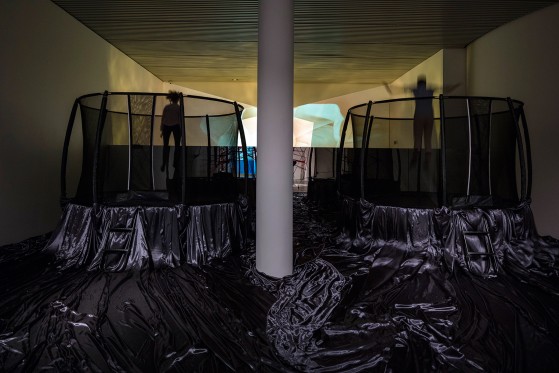 Spå, tramp og føl til kærligheden overvinder alt</br>Fra udstillingen Love Conquers All! af Icelandic Love Corporation på AROS</br>Foto: PR-foto AROS Aarhus Kunstmuseum