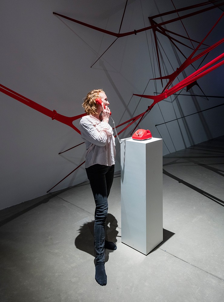 Spå, tramp og føl til kærligheden overvinder alt</br>Fra udstillingen Love Conquers All! af Icelandic Love Corporation på AROS</br>Foto: PR-foto AROS Aarhus Kunstmuseum