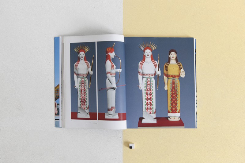Lydløse kålblade på Instagram</br>Antikken var slet ikke marmorhvid, den var fuld af farver. Amalie Smith udstillede studier om Antikken på Billedkunstskolernes Rundgang i 2013, der er bliver inspiration til bogen Marble.   </br>Foto: Amalie Smith
