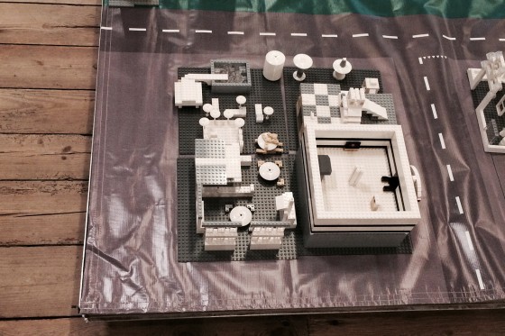 LEGO-klodser løser byens problemer</br>Man får sin egen matrikel i en stor LEGO-by på Dansk Arkitektur Center.</br>Foto: Malthe Sommerand