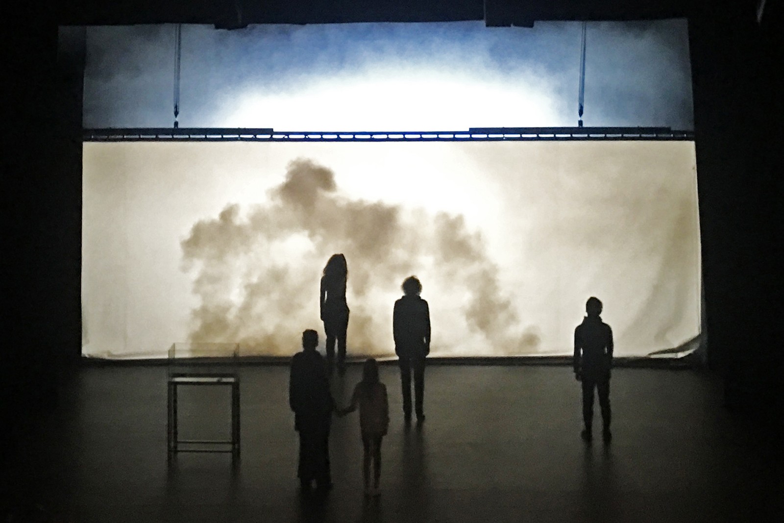 En ny begyndelse på teatret</br>Det er livets store og komplekse spørgsmål, der bliver taget op i Den 4. morgen.</br>Foto: PR-foto / Signe Klejs