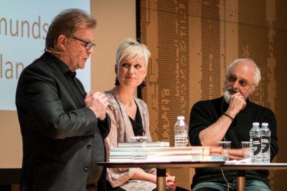Nordisk og nordjysk fortællekunst</br>Einar Mar Guðmundsson og Allan Olsen. Moderator Jannie Schjødt Kold.</br>Foto: PR-foto / Authors in Aarhus
