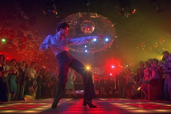 Ungdomsoprør, punkpoesi og girlpower</br>John Travolta på dansegulvet i filmen Saturday Night Fever fra 1977. Lørdag d. 11.3 kan du gøre ham kunsten efter på Centralværkstedet.</br>Foto: PR-foto / Århundredets Festival