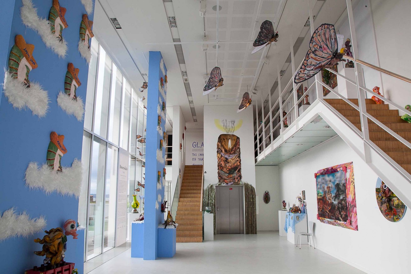 Antikke dødssynder på moderne kunstmuseer</br>Fra udstillingen Dovenskab på Glasmuseet Ebeltoft af de to mexicanske kunstnere, Einar og Jamex de la Torre.</br>Foto: PR-foto Glasmuseet Ebeltoft