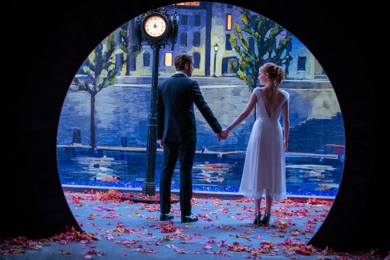 FARVESTRÅLENDE NOSTALGI OG EN HILSEN TIL DRØMMERE</br>Ryan Gosling og Emma Stone som Sebastian og Mia i filmen La La Land</br>Foto: PR-billede / Nordisk Film Distribution A/S