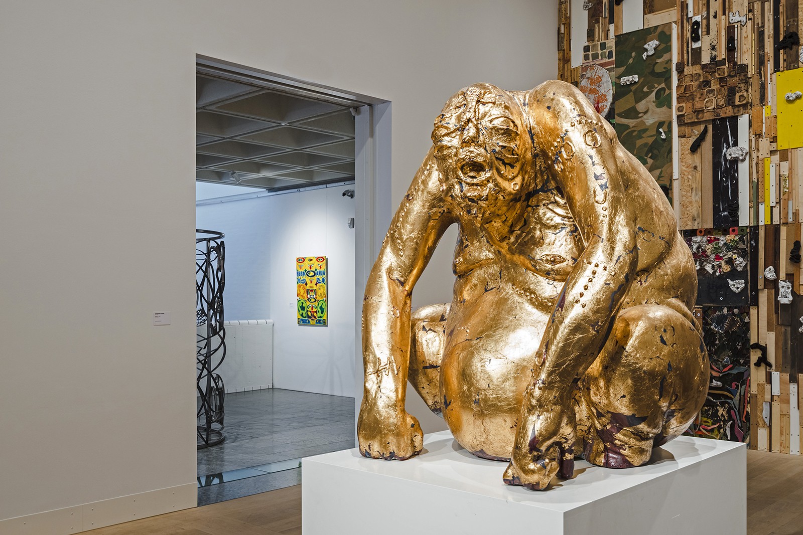 Uhæmmet grådighed i Holstebro</br>Skaberen I på sin trone midt i Holstebro Kunstmuseums Færchfløj.</br>Foto: Per Andersen