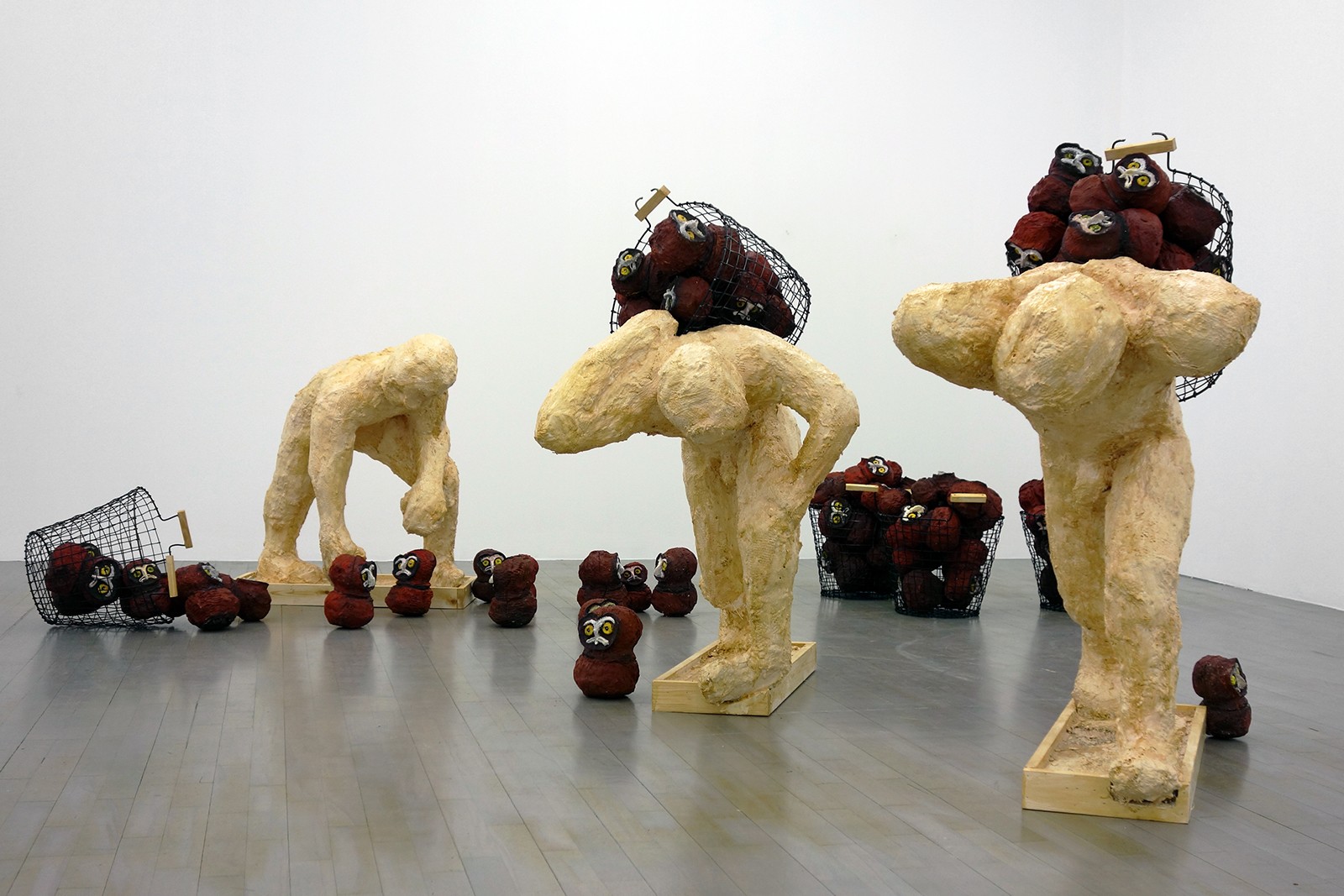 Uhæmmet grådighed i Holstebro</br>Steiner Haga Kristensens Gleaners er en parafrase af Jean-François Millets Des glaneuses fra 1857.</br>Foto: PR-foto / Holstebro Kunstmuseum